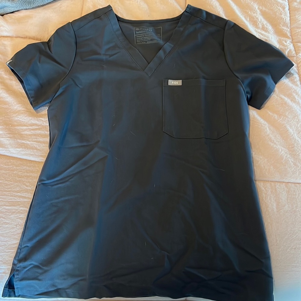 Figs charcoal scrub top